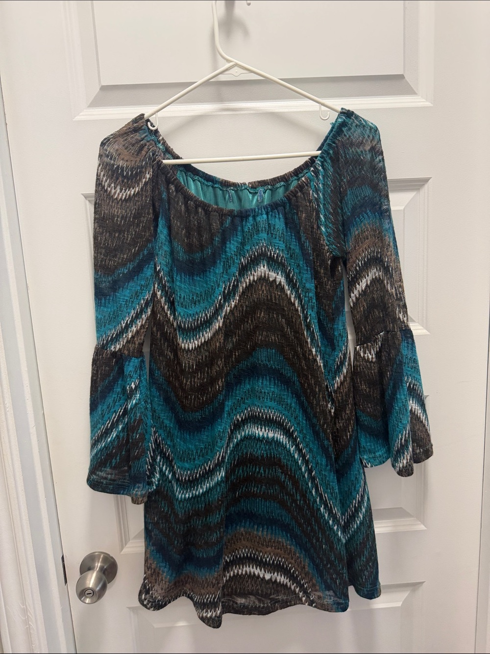 Women’s Teal & Black Wave Print Bell Sleeve Tunic- Small